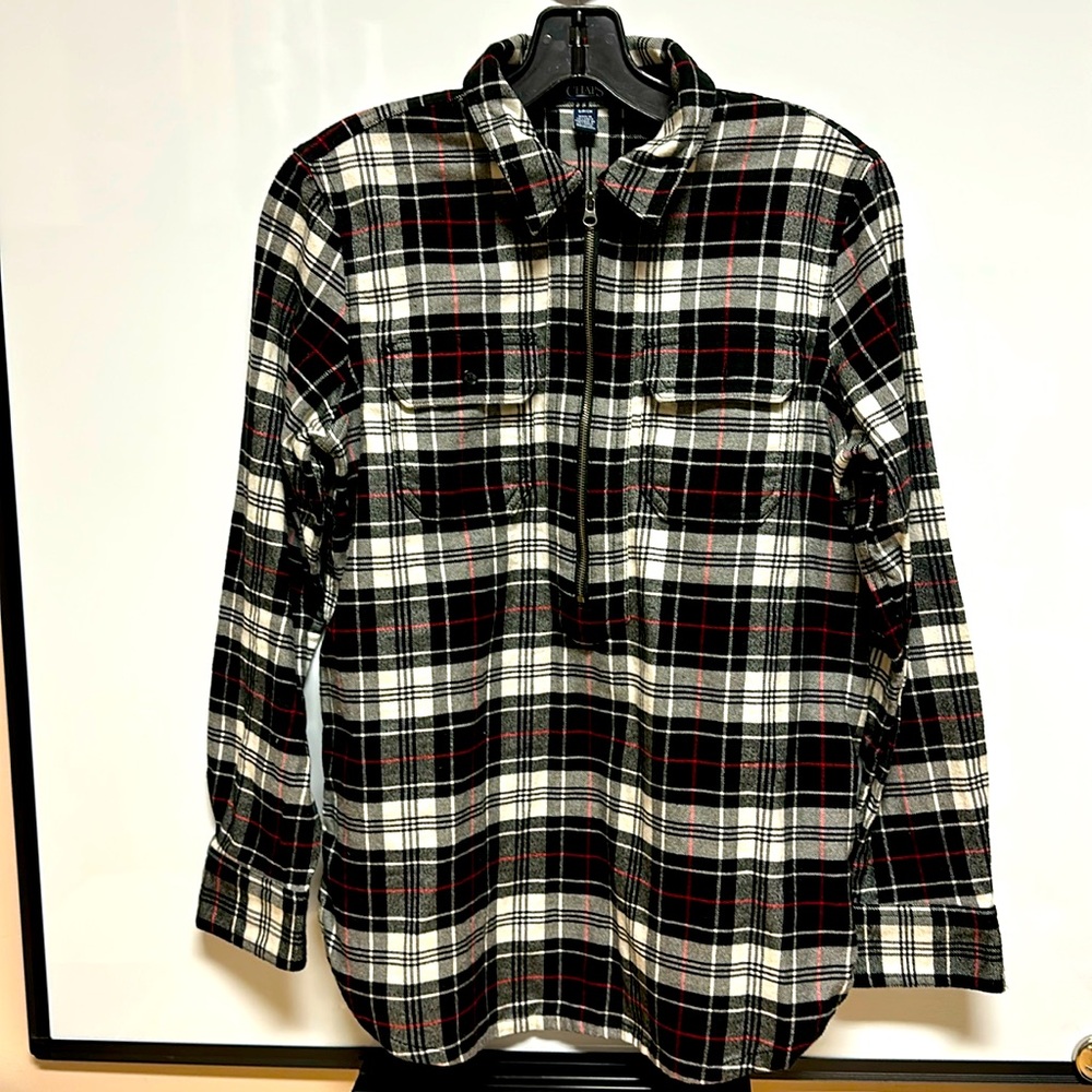 Women’s size Small. Chaps Flannel shirt. Half zip. Black/white/red